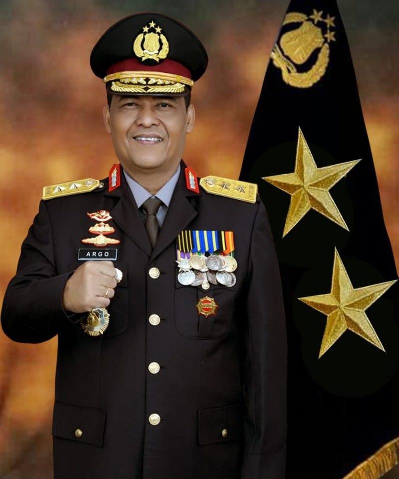BBREAKING NEWS: Besok Kapolda Jatim Komjen Pol Imam Sugianto Pensiun, Muncul Nama Irjen Pol Argo Yuwono