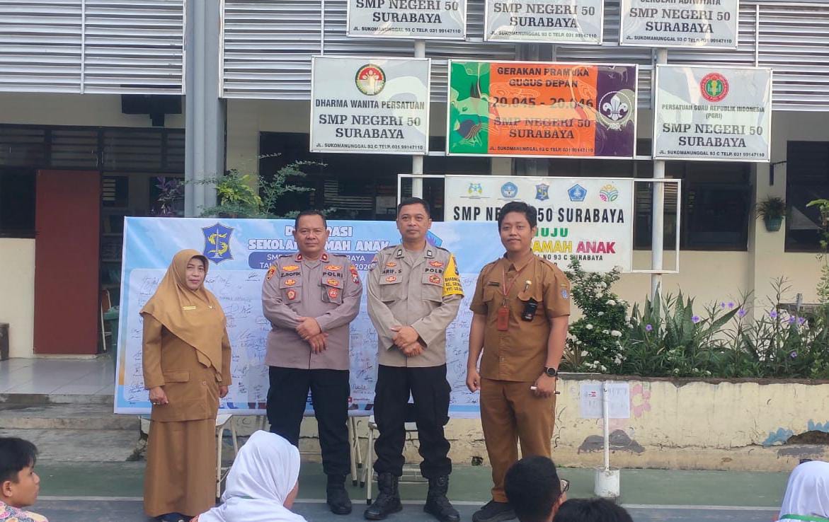 MPLS di SMPN 50 Surabaya, Polsek Sukomanunggal Beri Pembinaan Cegah Kenakalan Remaja di Era Digital