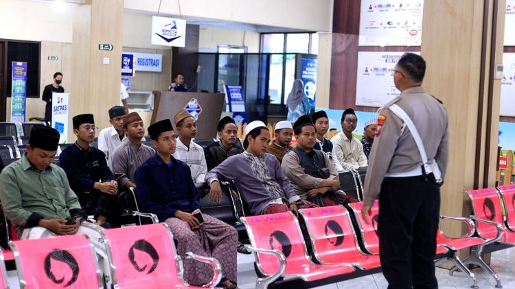 Layanan SIM Santri Trendi Dibuka Satlantas Polres Gresik Selama Ramadan 1447 H