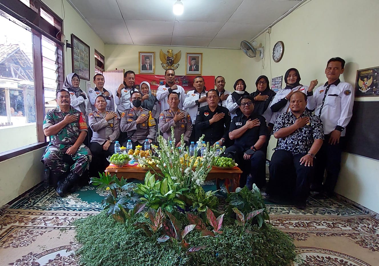 Gelar Jumat Curhat, Polrestabes Surabaya Apresiasi Program RW 12 Bebas Pungli