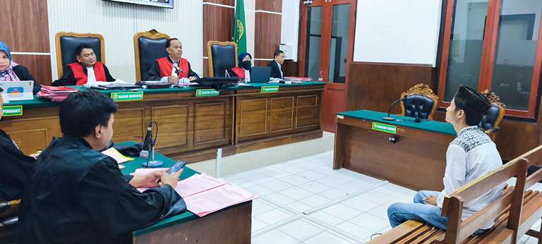 Terdesak Ekonomi, Pria Surabaya Jual Pil Koplo