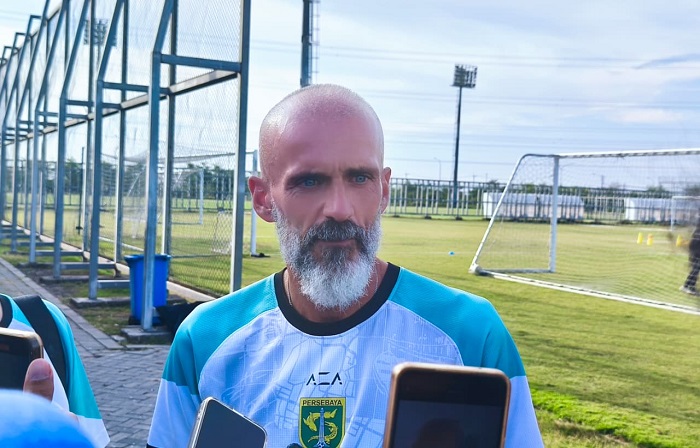 Tidak Percaya Statistik, Eduardo Fokus Persiapkan Pemain Persebaya