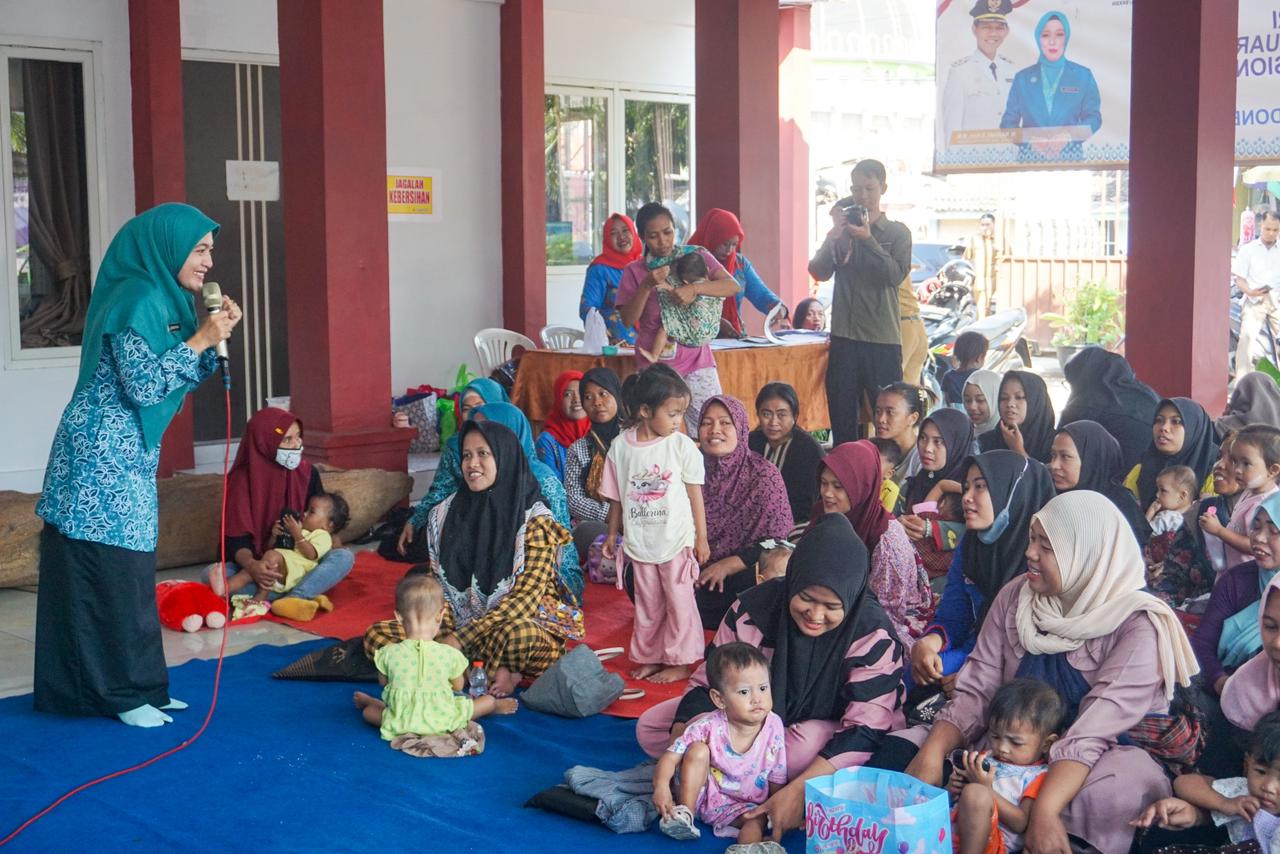 Ketua TP PKK Kota Pasuruan Dorong Penurunan Stunting di Trajeng, Anak Lulus Stunting Dapat Reward