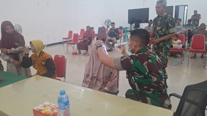 Bakti TNI AD Bantu Warga Sumenep Deteksi Katarak Sejak Dini