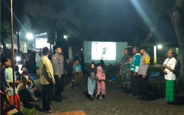 Ciptakan Kamtibmas Kondusif, Personel Polsek Padangan Amankan Gebyar Selawat