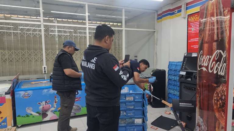 Ketagihan Judi Online, Warga Wadung Nekat Bobol Mesin ATM di Indomaret