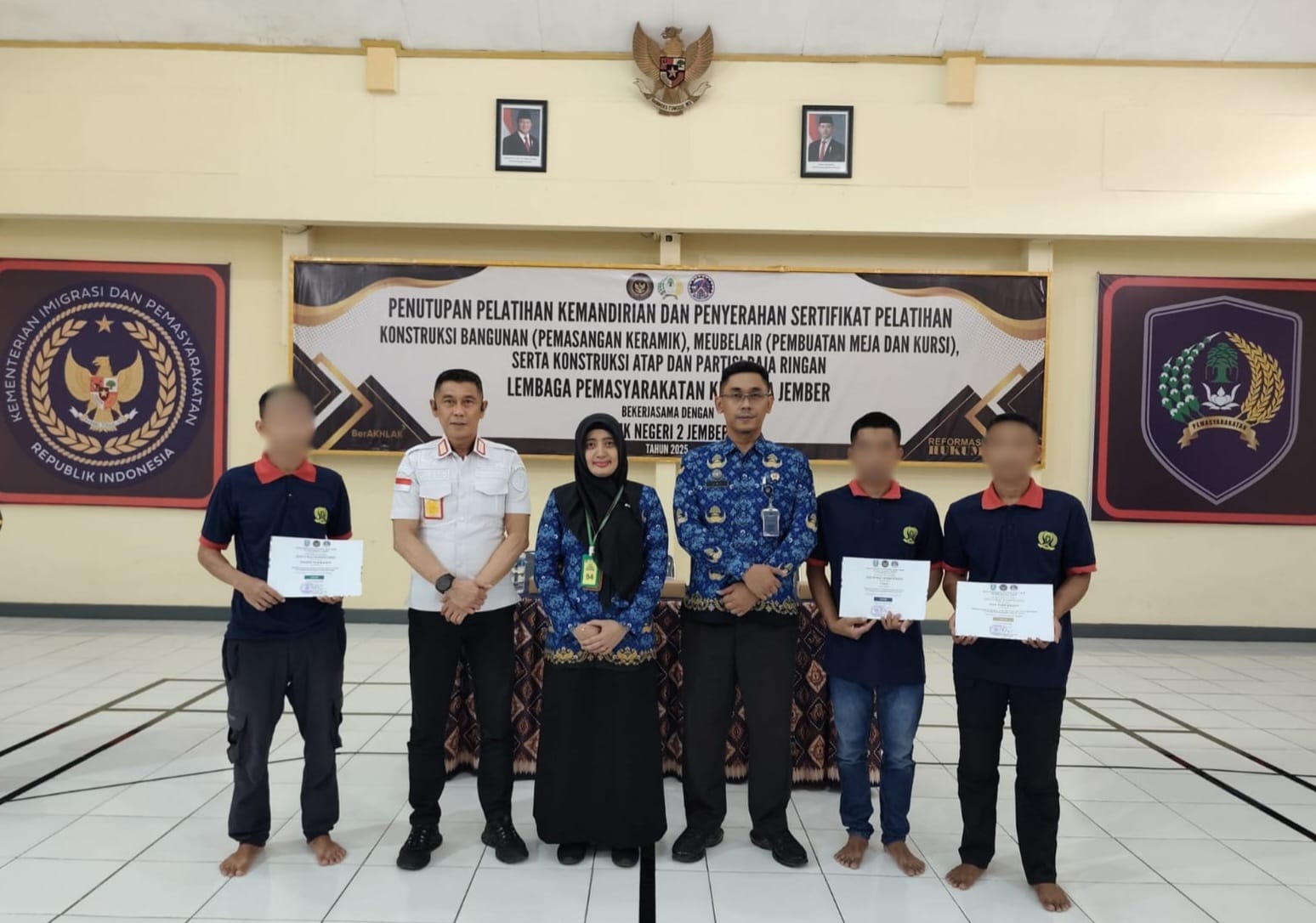 Kuasai Keahlian Konstruksi hingga Mebelair, 60 WBP Lapas Jember Terima Sertifikat Kompetensi