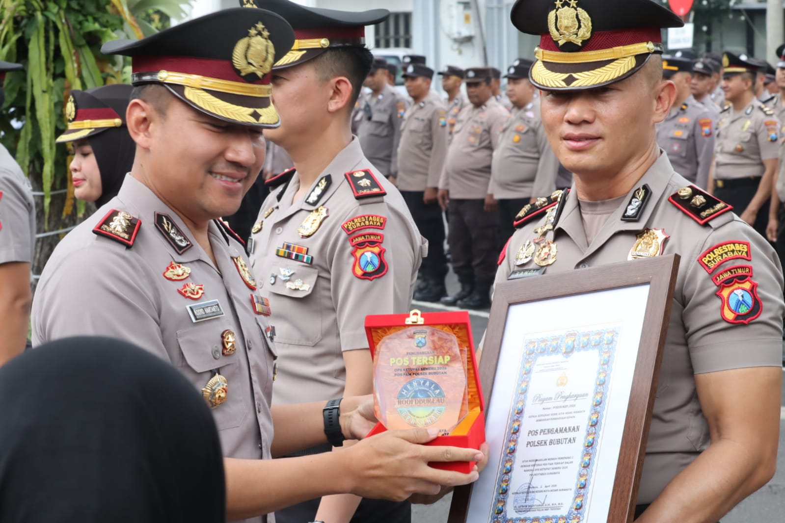 Polsek Bubutan Sabet Penghargaan Pos Pam dalam Operasi Arus Mudik dan Arus Balik 2026