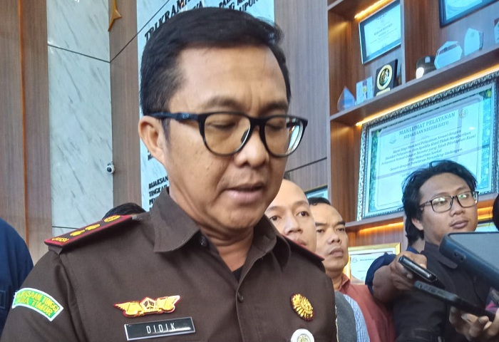 Kejari Batu Naikkan Status Kasus Korupsi KUR BRI, 5 Tersangka dan Barang Bukti Diserahkan
