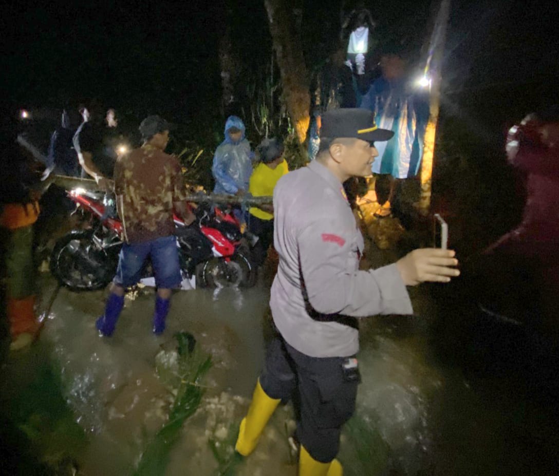 Gadis Rejosari Terseret Air di Atas Jembatan, Ditemukan Meninggal
