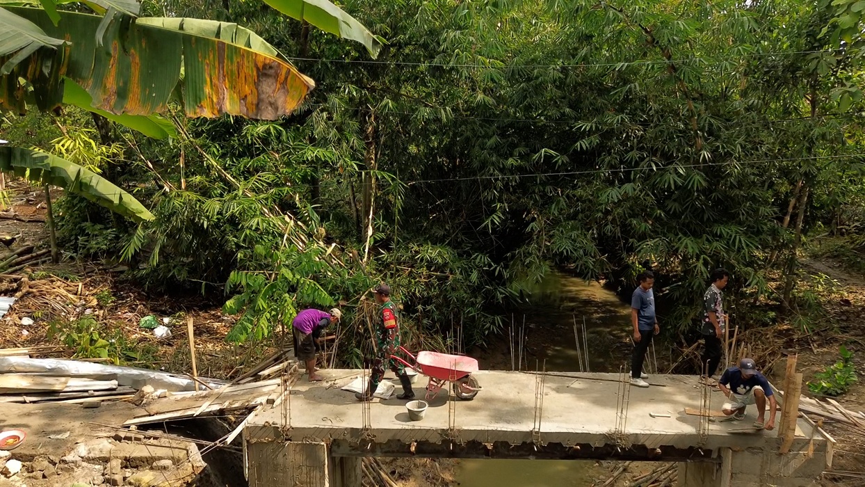 Jembatan Garuda Merah Putih Blora Permudah Akses dan Aktivitas Harian Warga Desa Klopoduwur