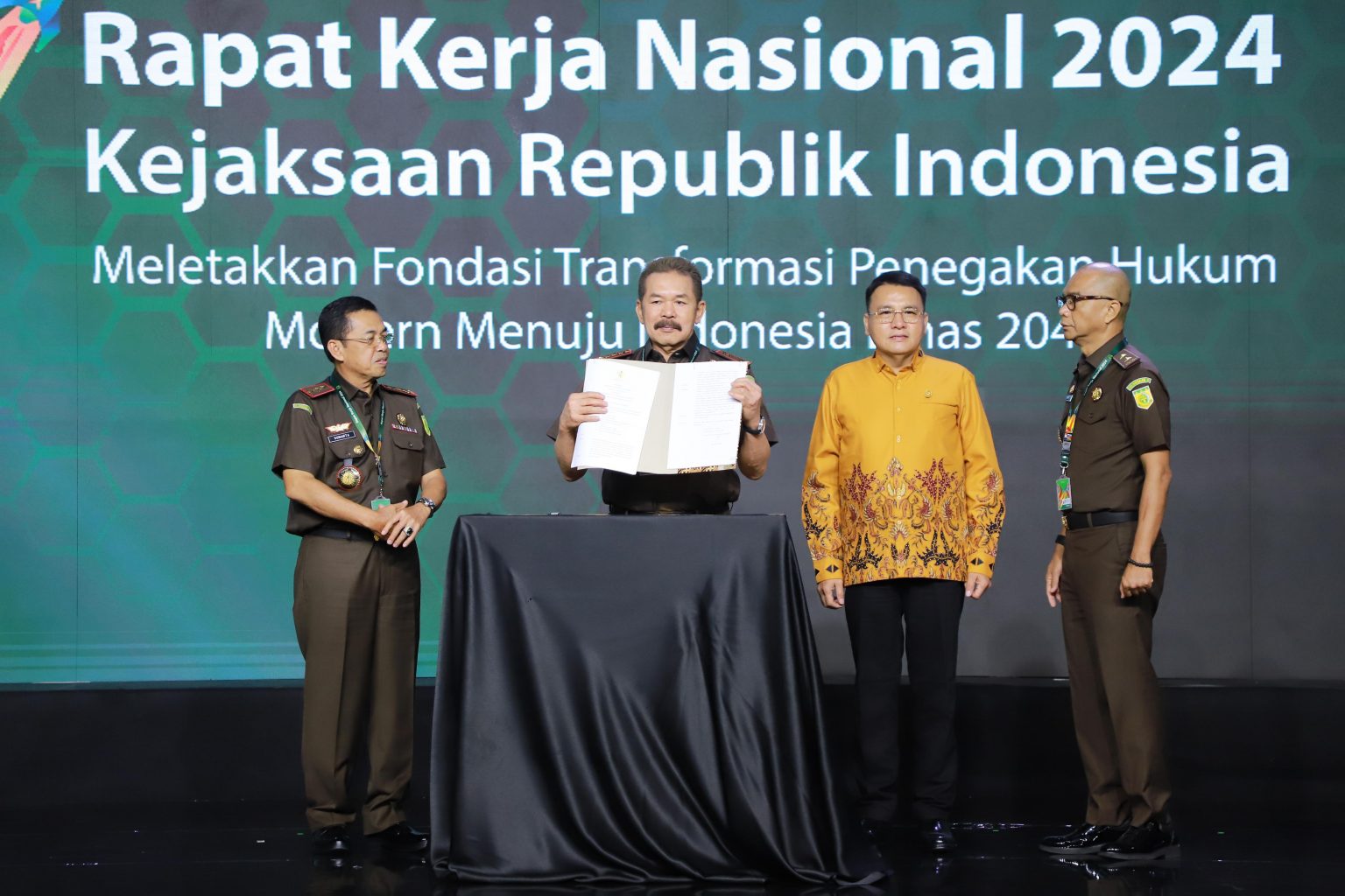 Jaksa Agung RI Tutup Rakernas Kejaksaan 2024, Tegaskan Penetapan ...