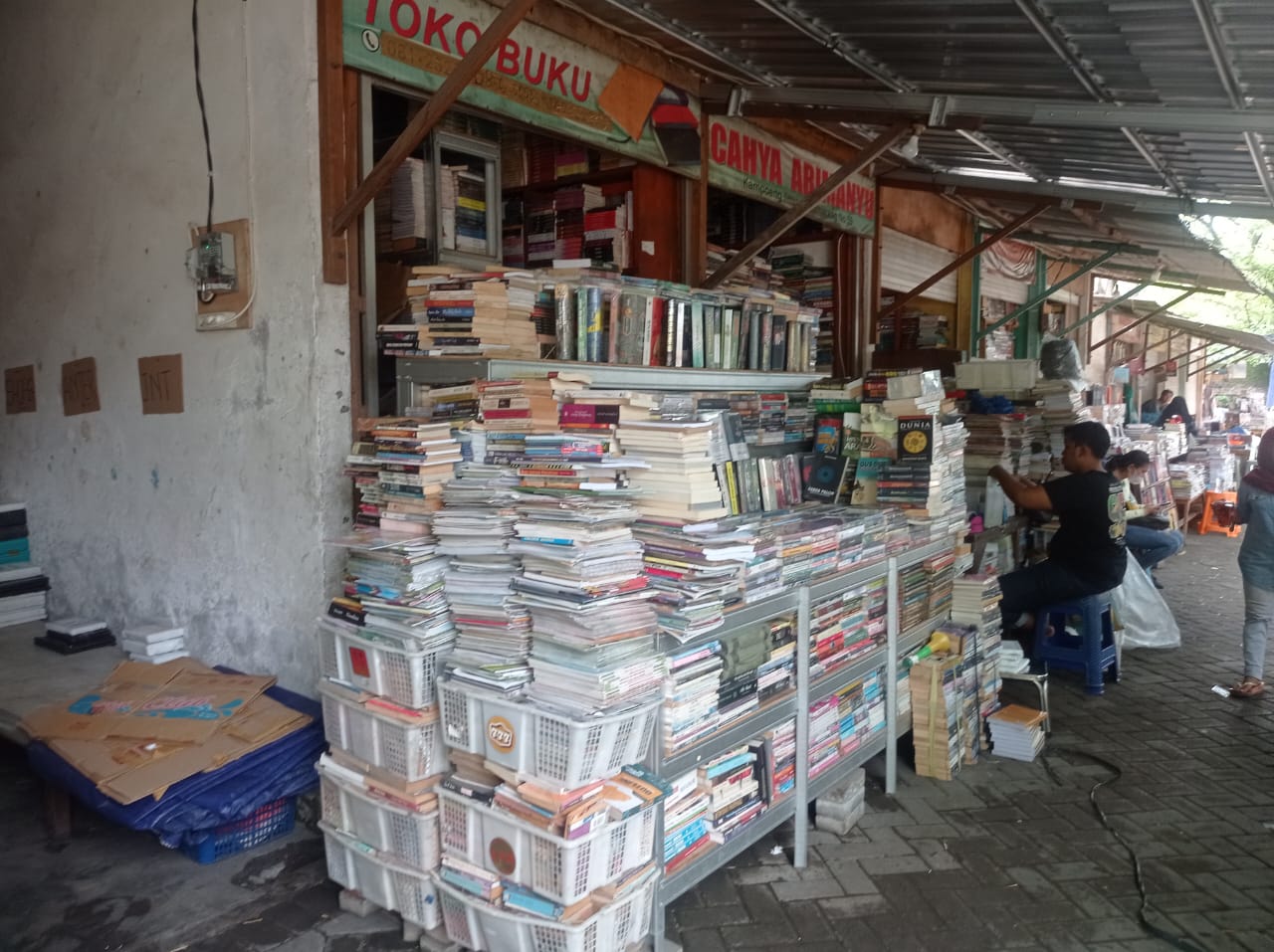 Menjelajah Kampung Ilmu Jalan Semarang, Alternatif Cari Buku Murah di Surabaya