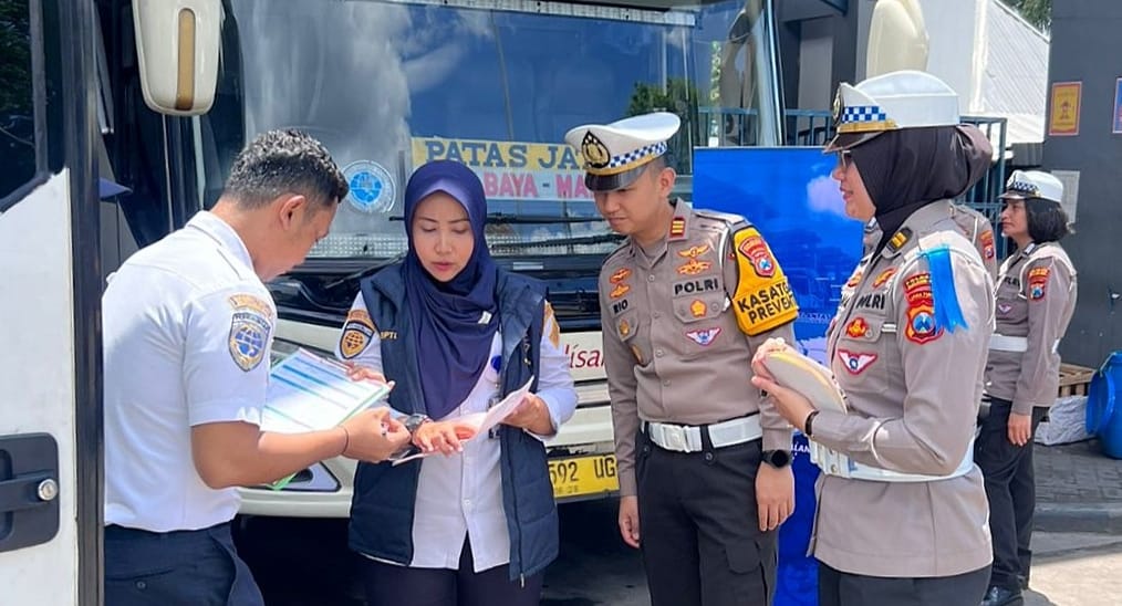 Jamin Keselamatan Penumpang Jelang Lebaran, Polresta Malang Kota Ramp Check Bus hingga ke Garasi PO