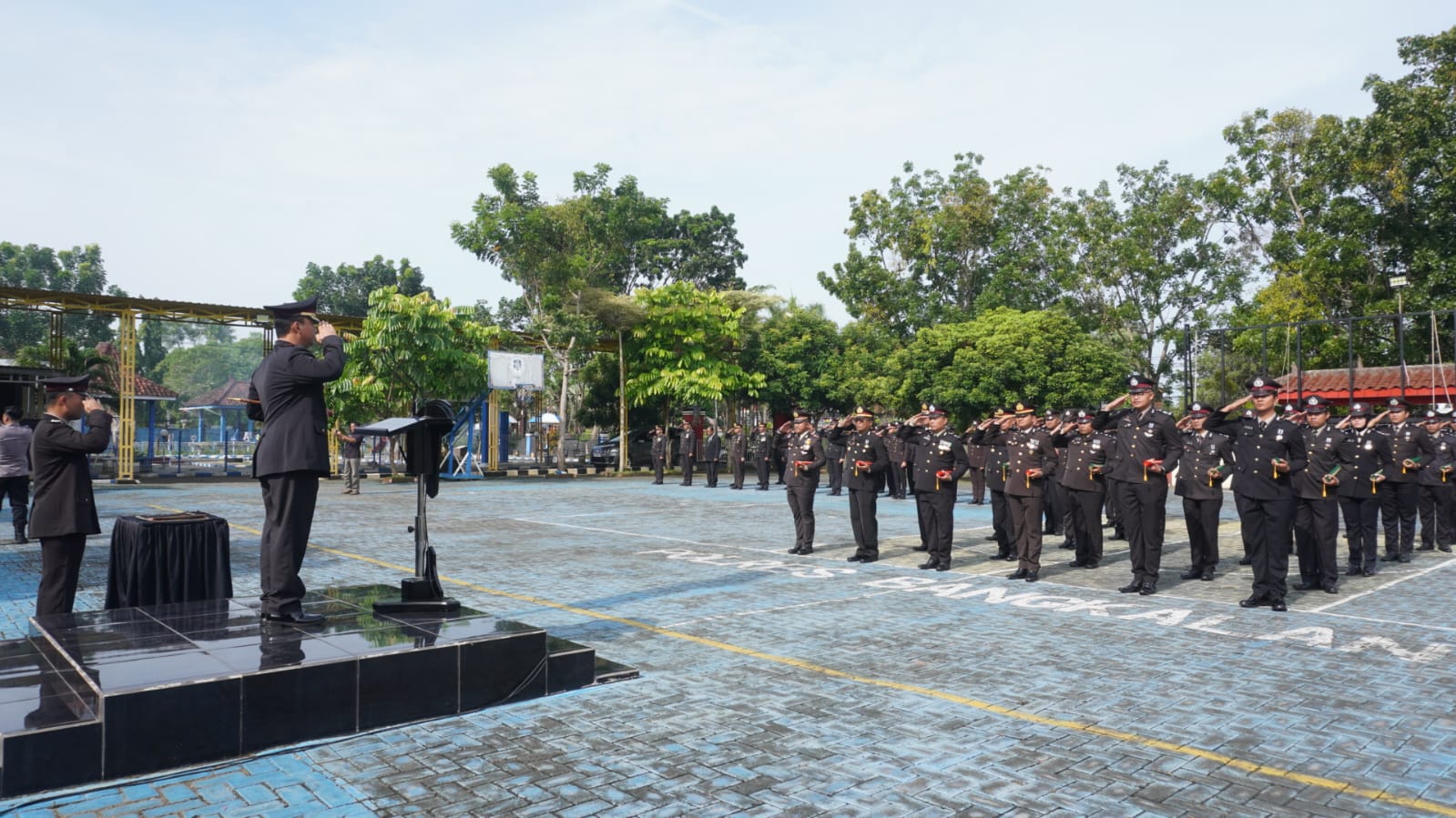 Solid Jalankan Amanah Tugas, 43 Personel Polres Bangkalan Gaet Penghargaan Satyalancana Pengabdian