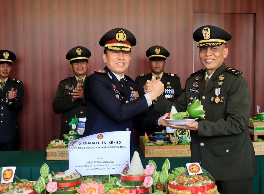 Polres Bojonegoro Beri Kejutan di HUT ke-80 TNI ke Kodim 0813, Wujud Soliditas dan Sinergitas TNI-Polri