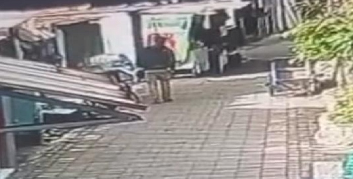 Motor dan Kosmetik Digondol Maling di Mulyorejo, Pelaku Terekam CCTV