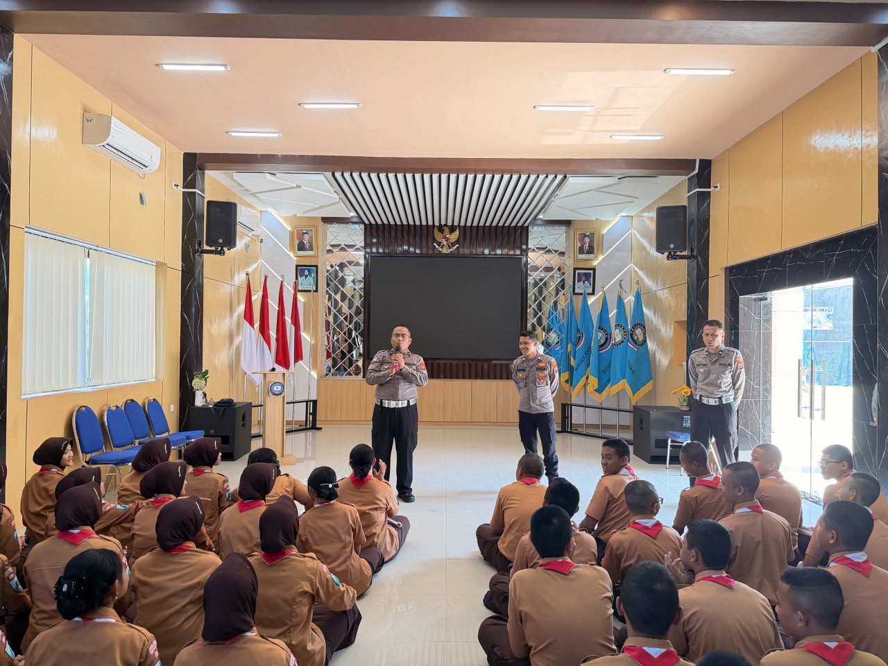 Polresta Sidoarjo Bekali Pemanfaatan AI di SMA Hang Tuah 5 Candi