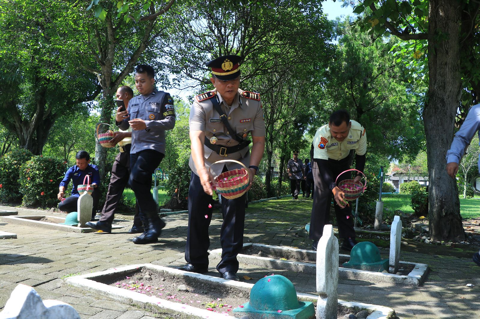 Peringati HUT Ke-45 Satpam, Satbinmas Polres Ngawi Gelar Upacara di TMP