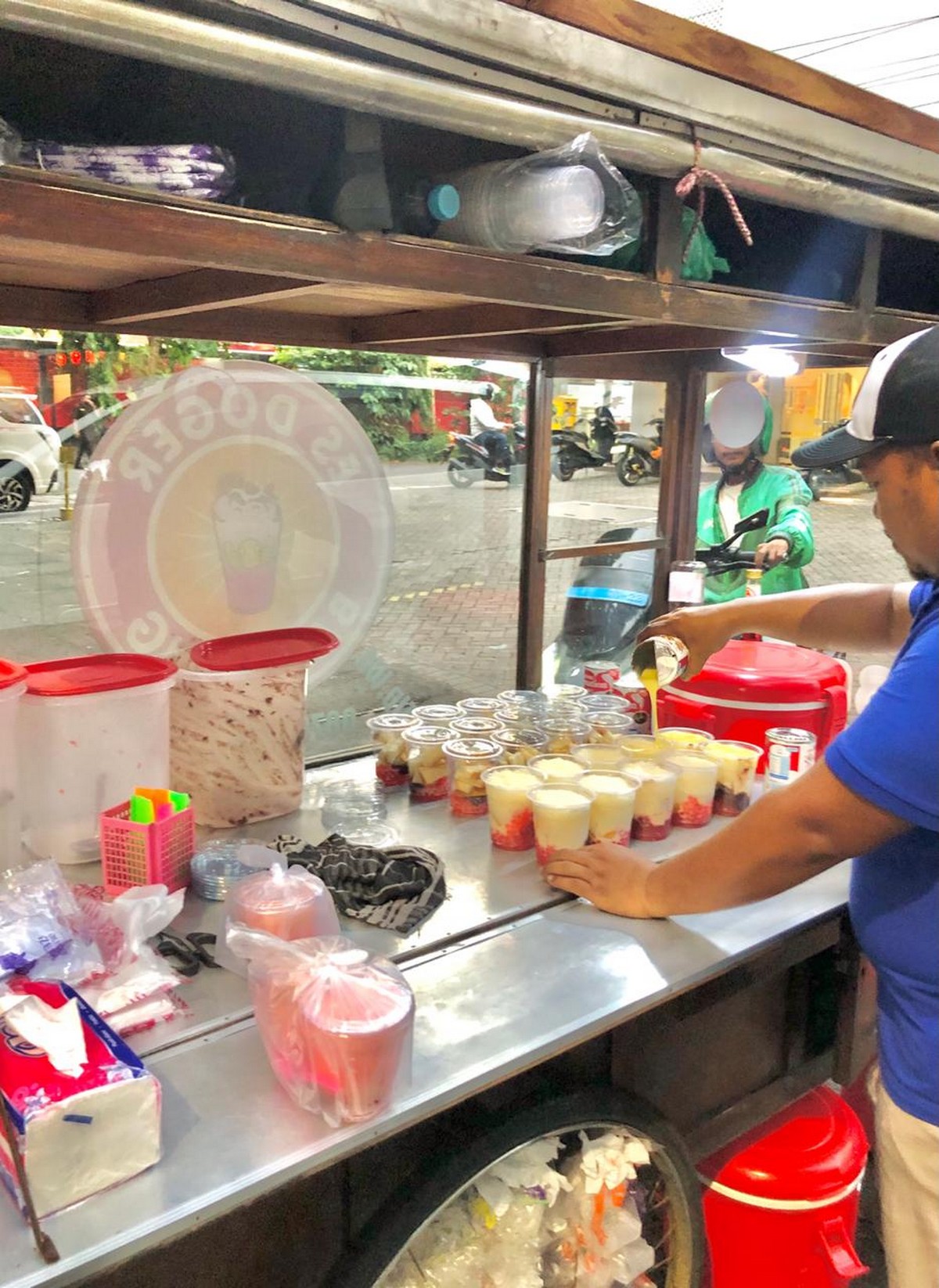 Es Doger Khas Bandung di Surabaya, Wajib Dicoba Saat Buka Puasa