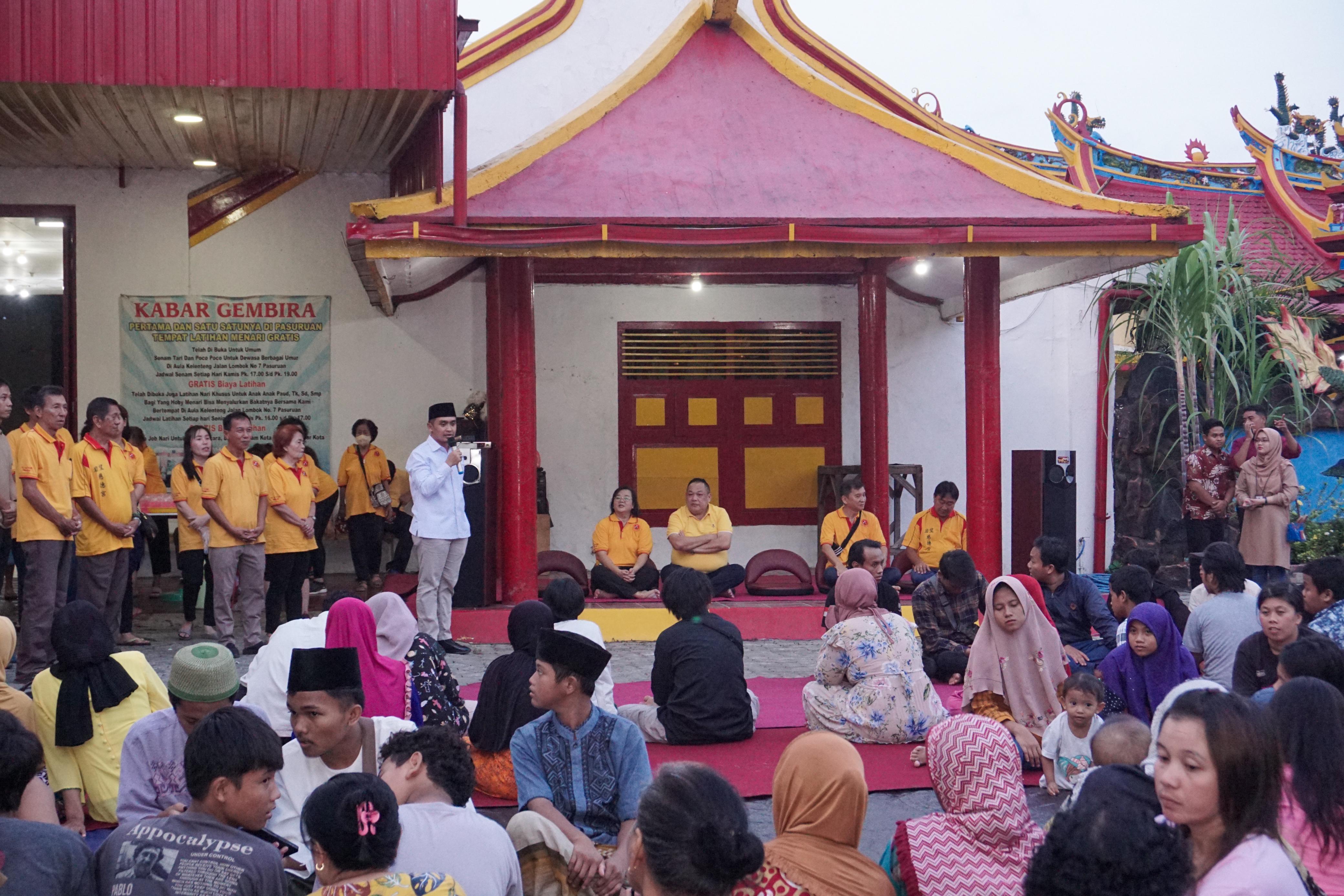 Buka Bersama di Klenteng Tjoe Tiek Kiong, Mas Adi: Kebersamaan Wujud Harmoni Warga