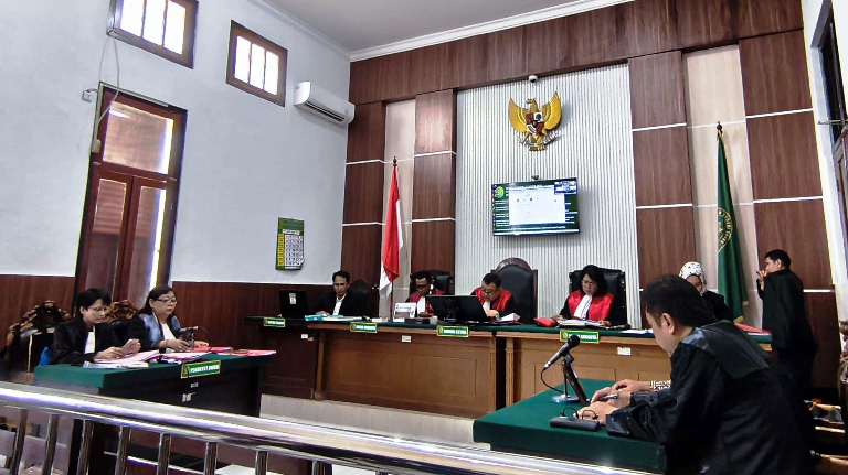 Simpan Sabu Dalam Helm, Wanita Surabaya Ini Diringkus Depan Rumah