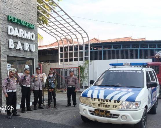 Polsek Sukomanunggal Gelar Patroli Presisi di Perumahan Darmo Baru