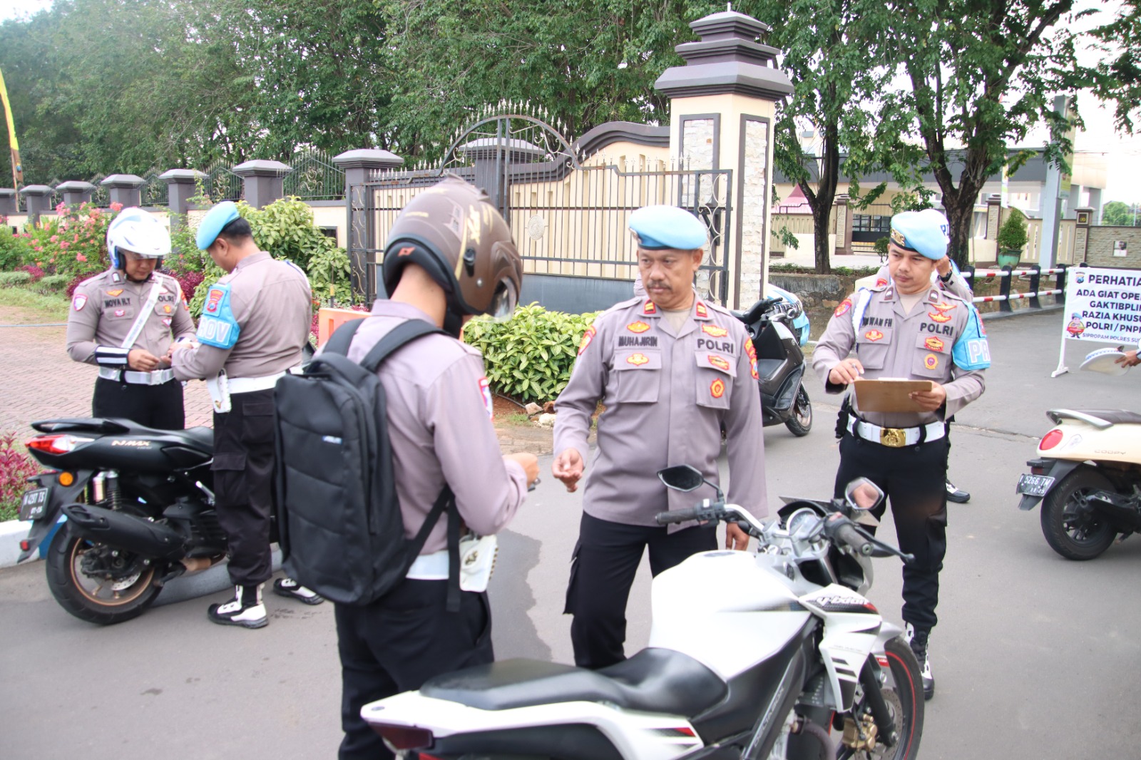 Polres Sumenep Gelar Operasi Patuh Semeru 2025, Personel Diperiksa Sebelum Terjun ke Lapangan