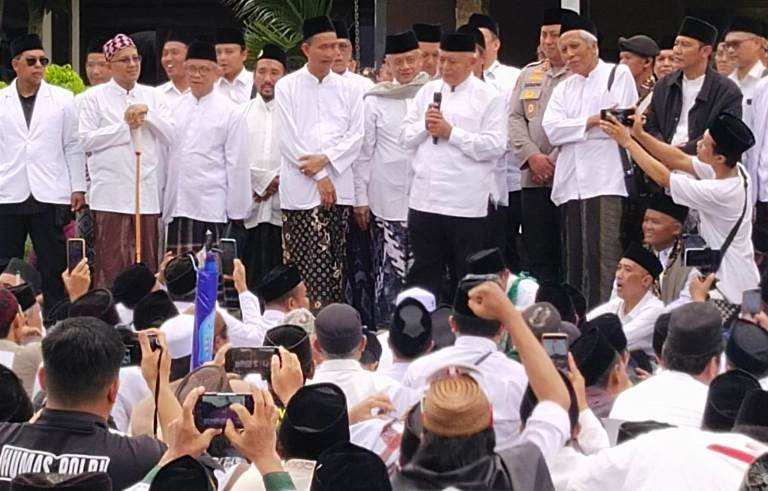 Ribuan Santri Padati Mapolres Malang, PCNU Sampaikan Boikot Trans7