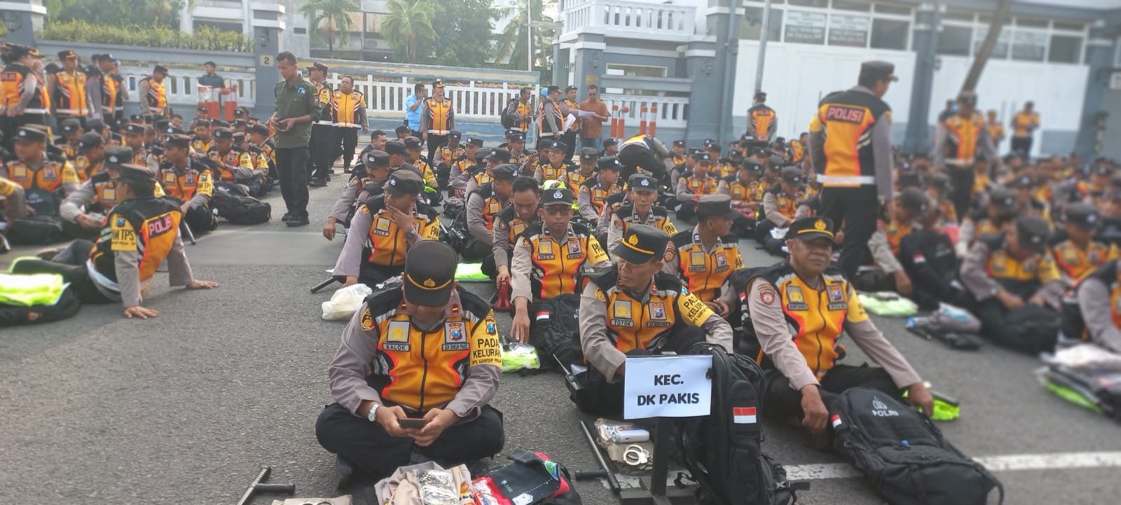 Polrestabes Surabaya Gelar Apel Kesiapan Pengamanan Pilkada, Kapolsek Dukuh Pakis Siap Tugas