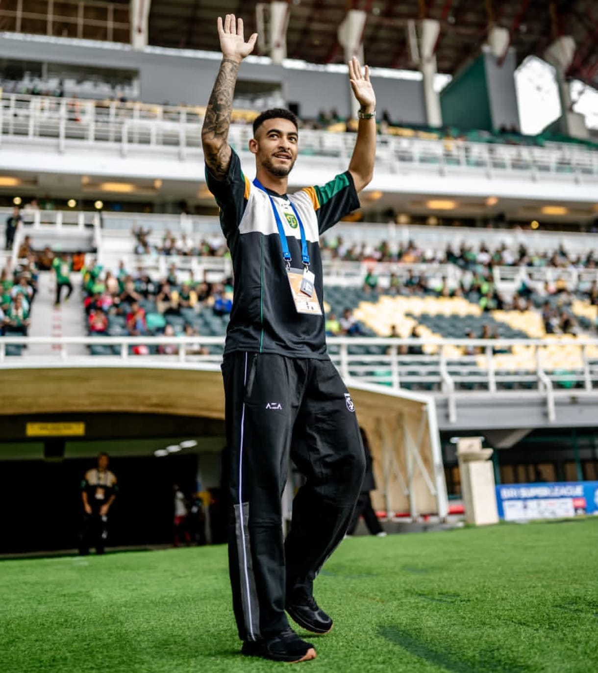 Bernardo Tavares Bongkar Pasang Skuad Bajul Ijo Pasca Kedatangan Bek Anyar Jefferson Silva