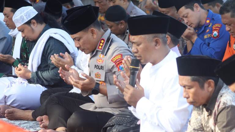 Polresta Banyuwangi dan Stakeholder Gelar Salat Gaib untuk Korban KMP Tunu Pratama Jaya