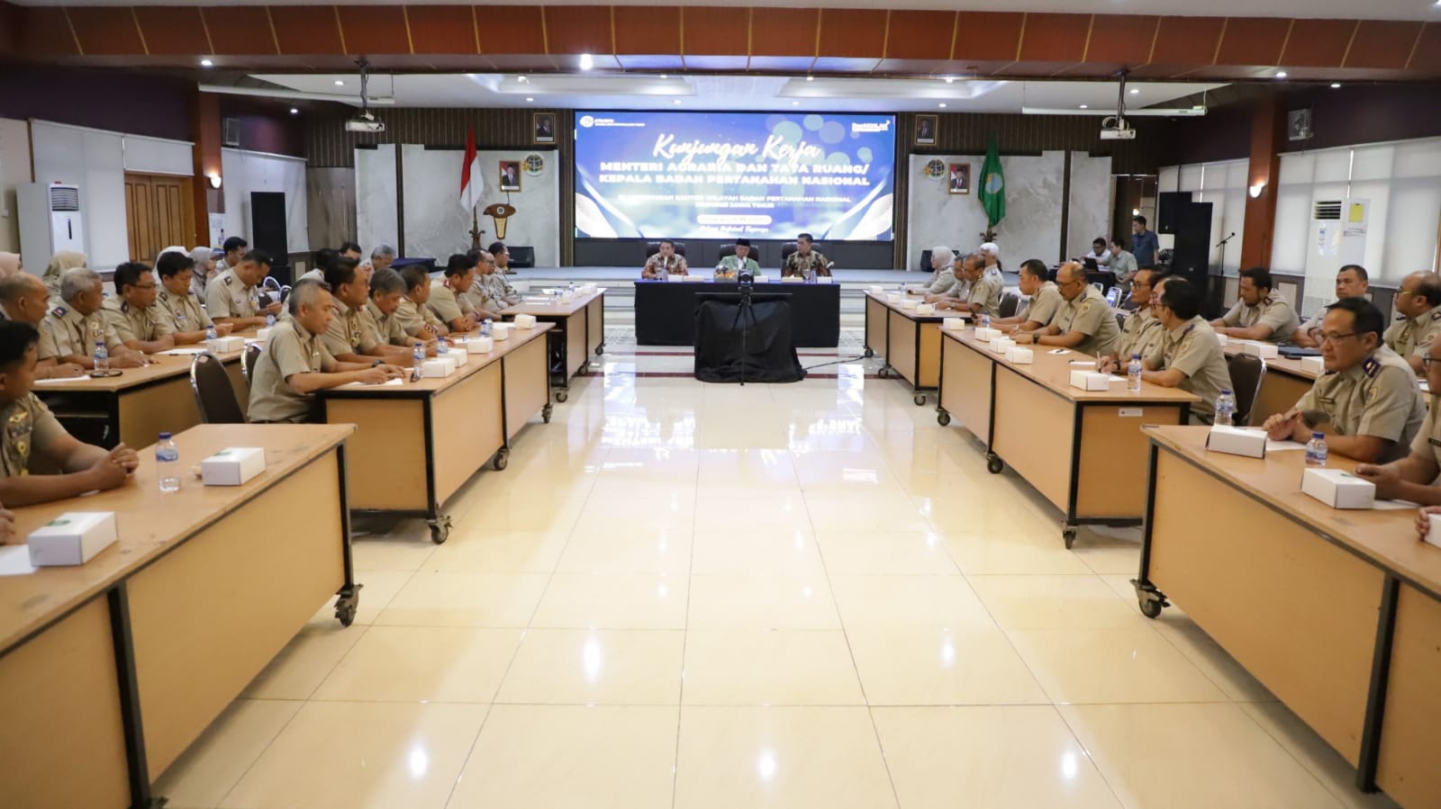 Kunker ke Kanwil BPN Jawa Timur, Menteri Nusron Tegaskan Semua Jajaran Harus Disiplin