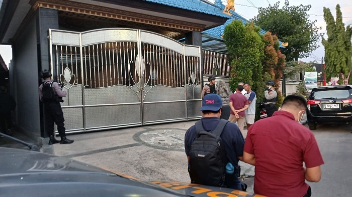 KPK Geledah Rumah Ketua KONI Ponorogo 