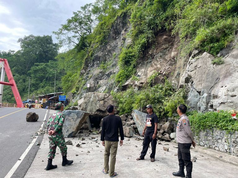 Longsor Lumajang-Malang, Polisi Imbau Waspada di KM 58 Besuk Kobokan