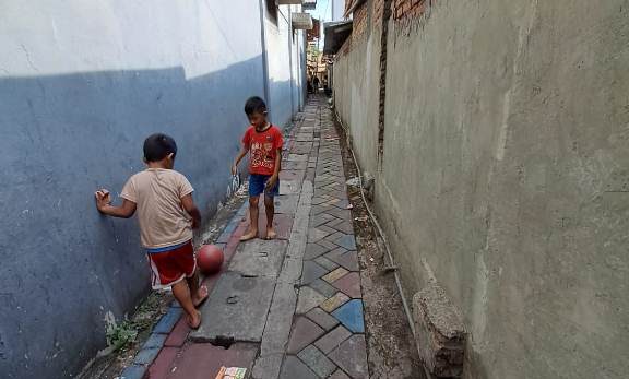 Proyek Paving dan Saluran di Jalan Ronggo Warsito Tengah Amburadul, Ini Jawaban Lurah