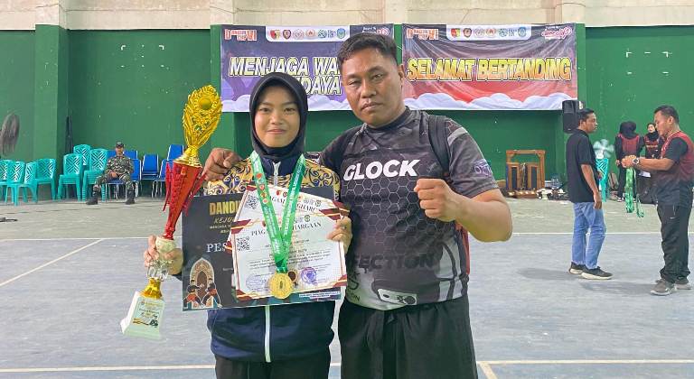 Meycha Dwi Ardiningsih Pesilat Terbaik di Kejuaraan Pencak Silat Dandim 0810/Nganjuk Cup VI 2025