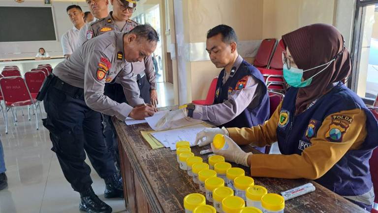 Personel Polres Nganjuk Jalani Tes Urine, Kapolres Pastikan Tidak Ada yang Terindikasi Narkoba