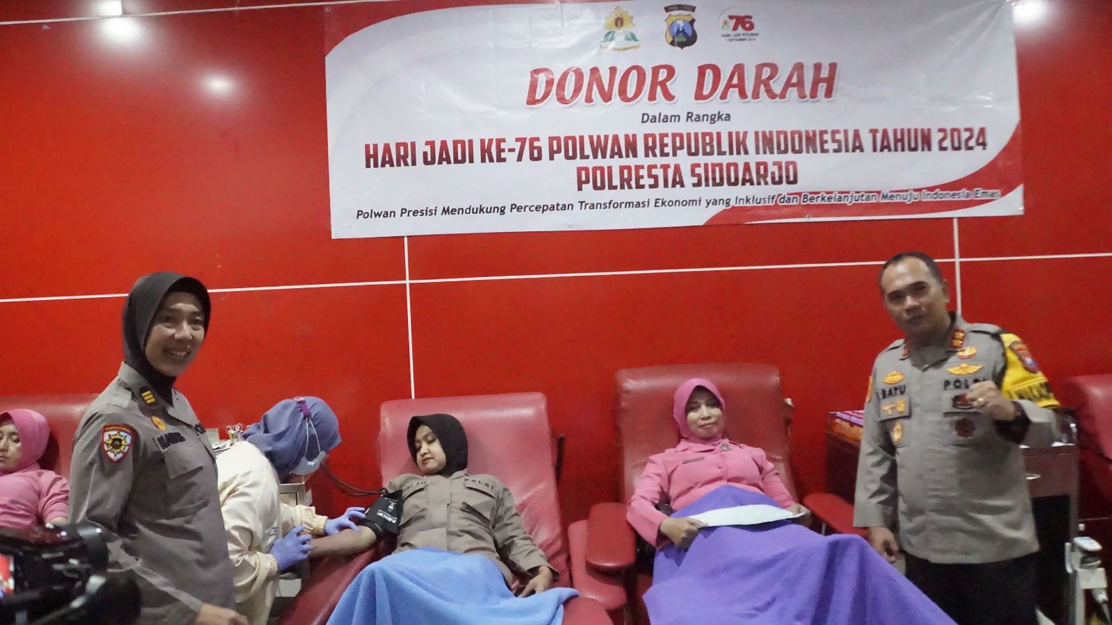 Sambut HUT Ke-76, Polwan Sidoarjo Donor Darah