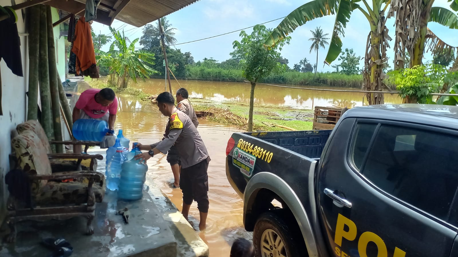 Kapolsek Sukodono Pantau Debit Air Sungai Menjangan dan Kaliasem, Situasi Masih Aman Terkendali