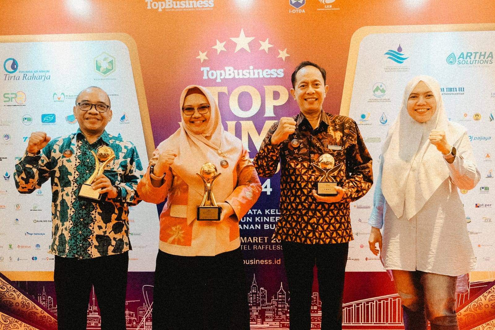 Kabupaten Gresik Boyong Tiga Penghargaan Top BUMD Awards 2024