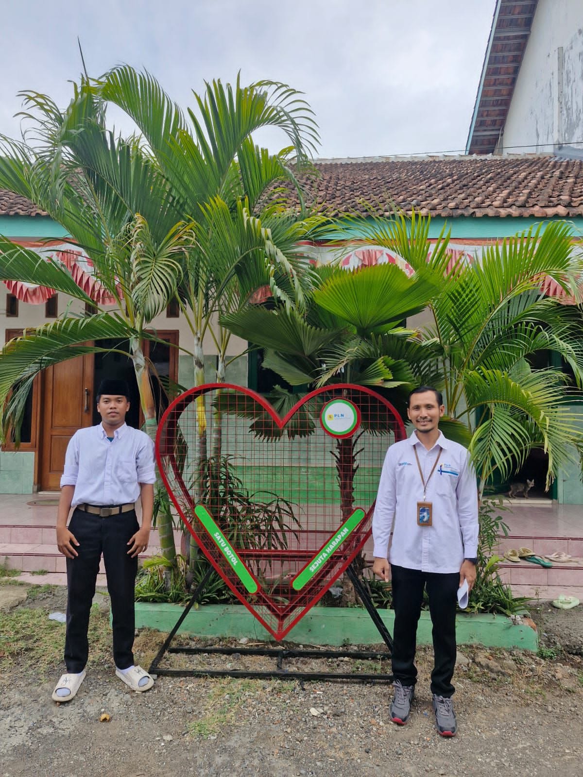 PLN Indonesia Power UBP Grati Tanamkan Semangat Cinta Lingkungan pada Hari Sumpah Pemuda