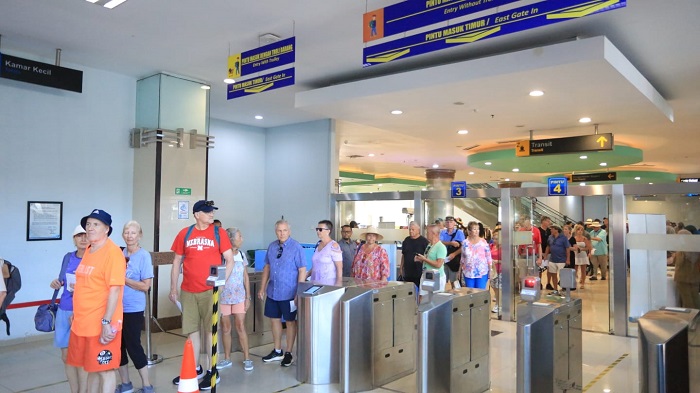 Dua Kapal Pesiar Sandar di Pelabuhan Tanjung Perak dalam Sepekan