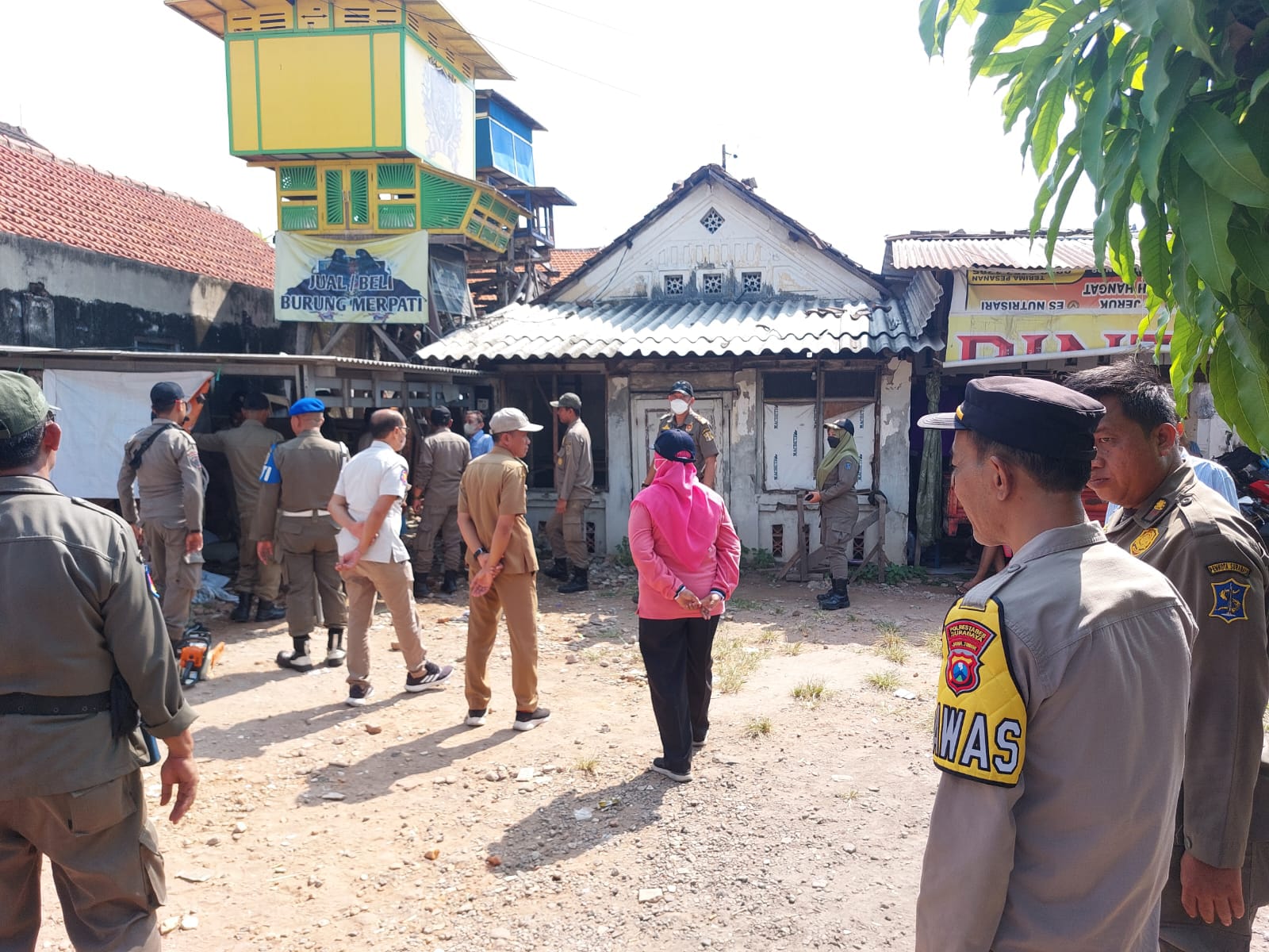 Polsek Wonocolo Tertibkan Pagupon Burung Merpati di Margorejo