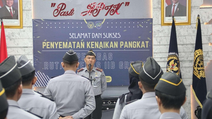 5 Petugas Naik Pangkat, Kepala Rutan Gresik: Jadikan Motivasi untuk Berprestasi