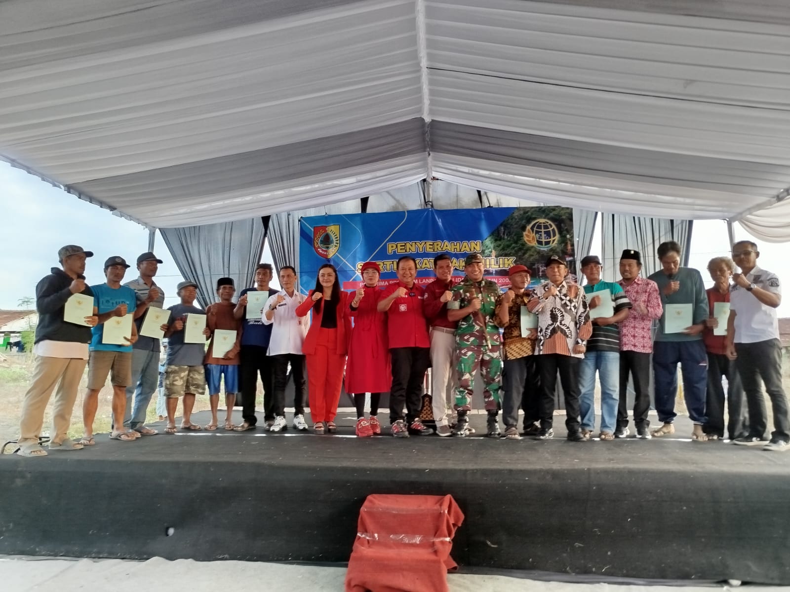 Bupati Hendy dan Kepala Kantah BPN Jember Wujudkan Mimpi Nelayan Puger Memiliki Sertipikat Tanah LC