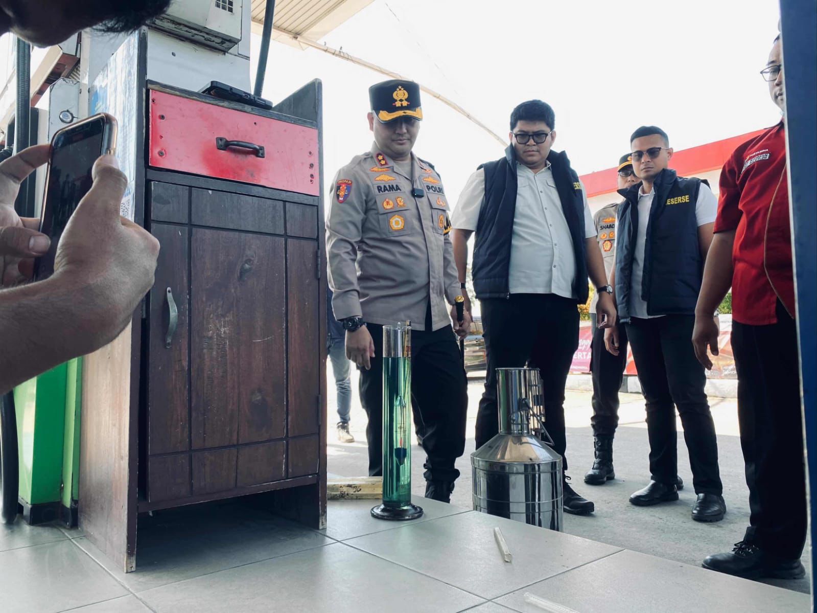 Arus Mudik Lebaran, Polres Gresik Sidak SPBU Pastikan Keamanan Stok dan Kualitas BBM