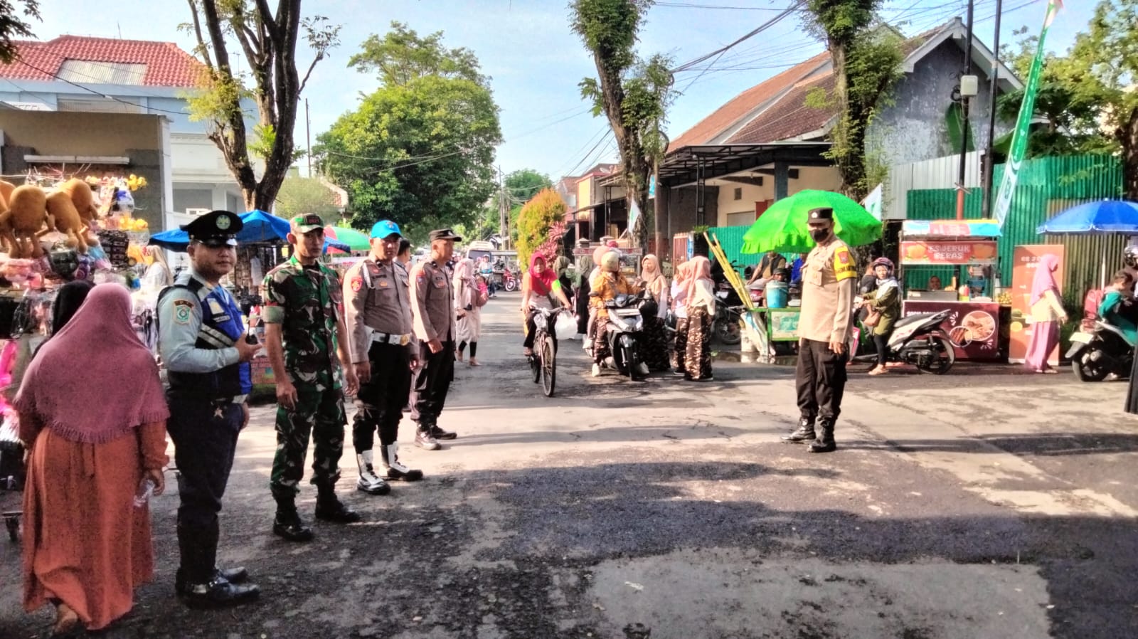 Polsek Lumajang Kota Amankan Apel Hari Santri RA Muslimat NU