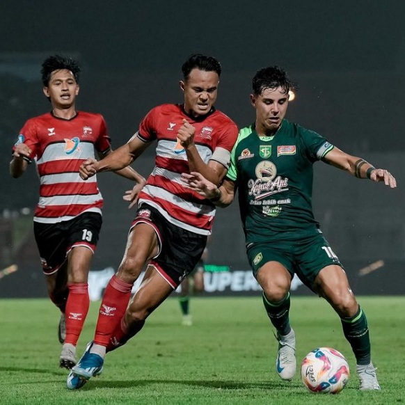 Big Match Derby Jatim: Konsistensi Persebaya Diuji Arema di GBT