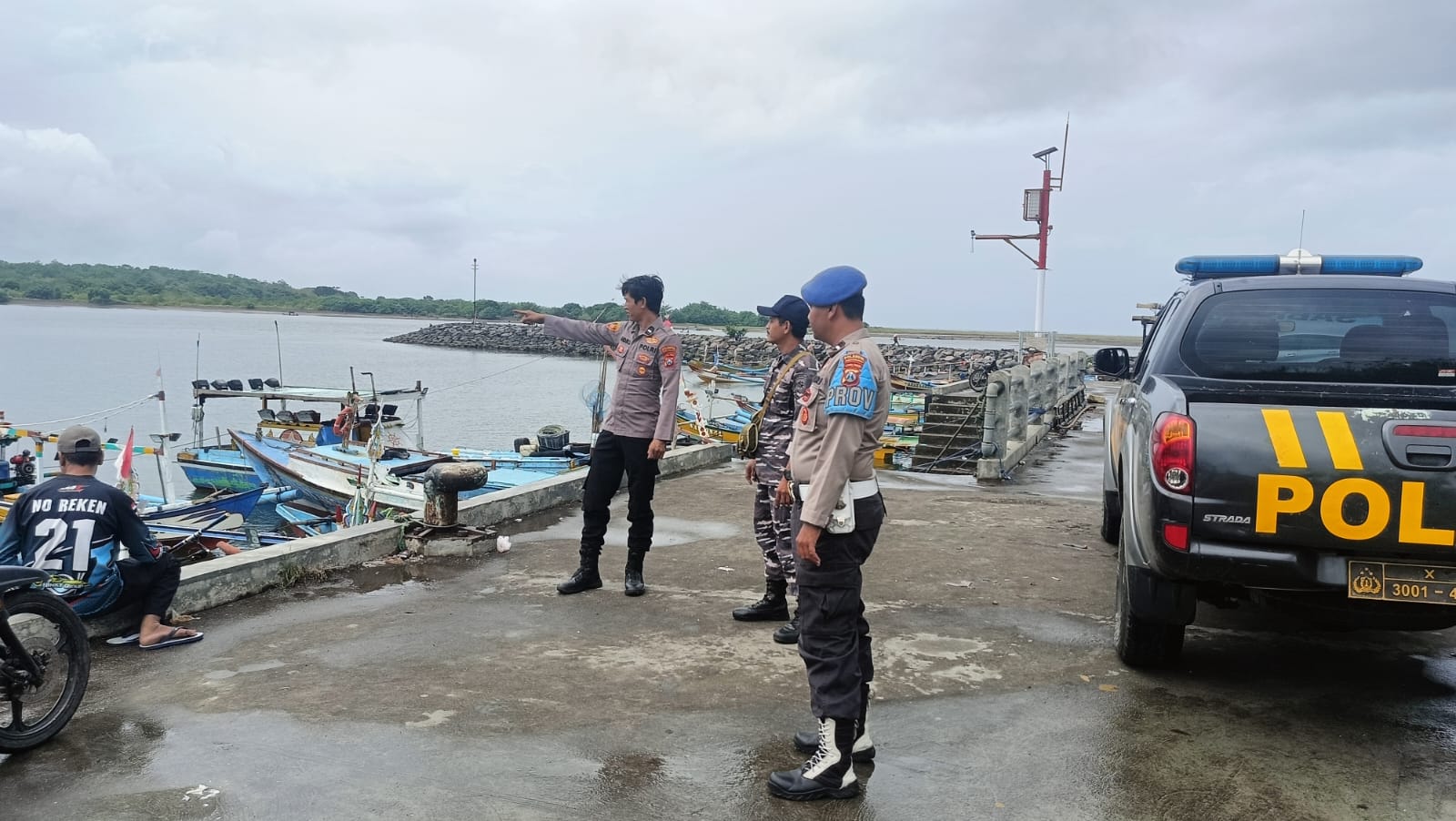 Terus Cari Korban KMP Tunu Pratama Jaya, Polresta Banyuwangi dan Stakeholder Intensifkan Patroli Pesisir